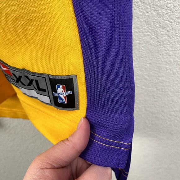 VTG Nike Team NBA Los Angeles Lakers Warmup Jersey XXL Yellow Purple LA Y2K - Picture 11 of 15